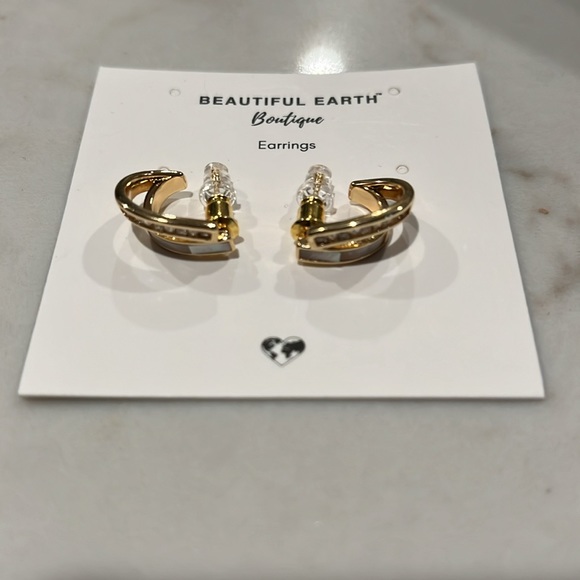 'Timeless Love' Pearl & Crystal Earrings - Picture 12 of 12